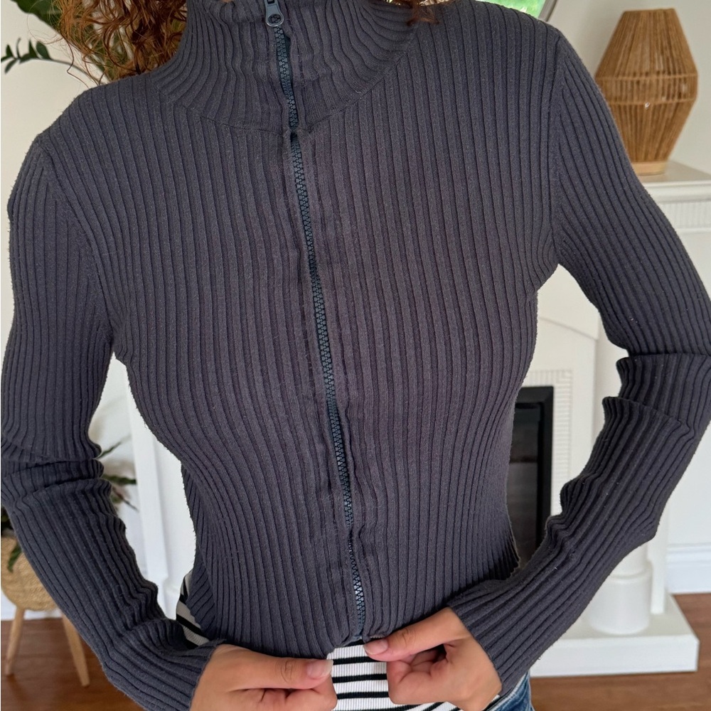 Subdued crop sweater dark Grey